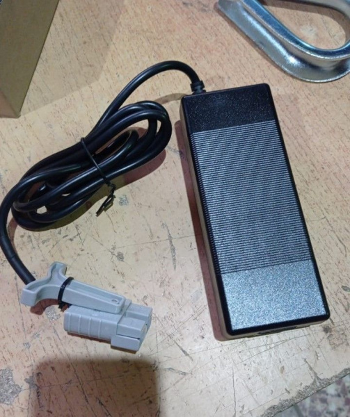 Зарядное устройство для тележек PPT15-2 24V/4А РОССИЯ (Charger)